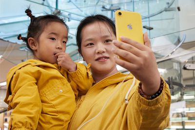 iPhone XR Yellow